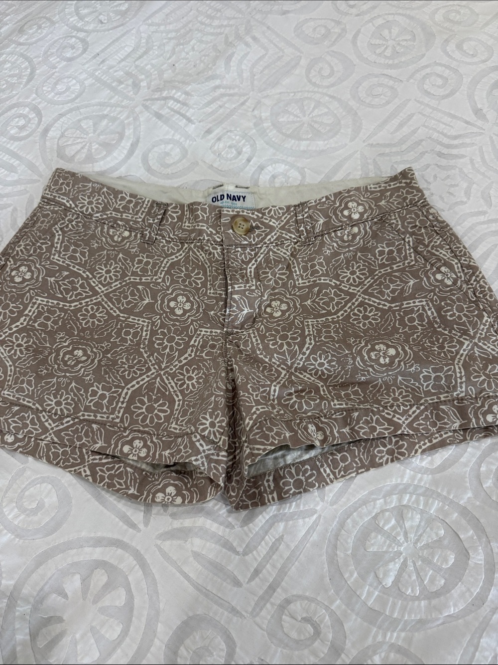 Old Navy Taupe Floral Print Women's Jean Shorts